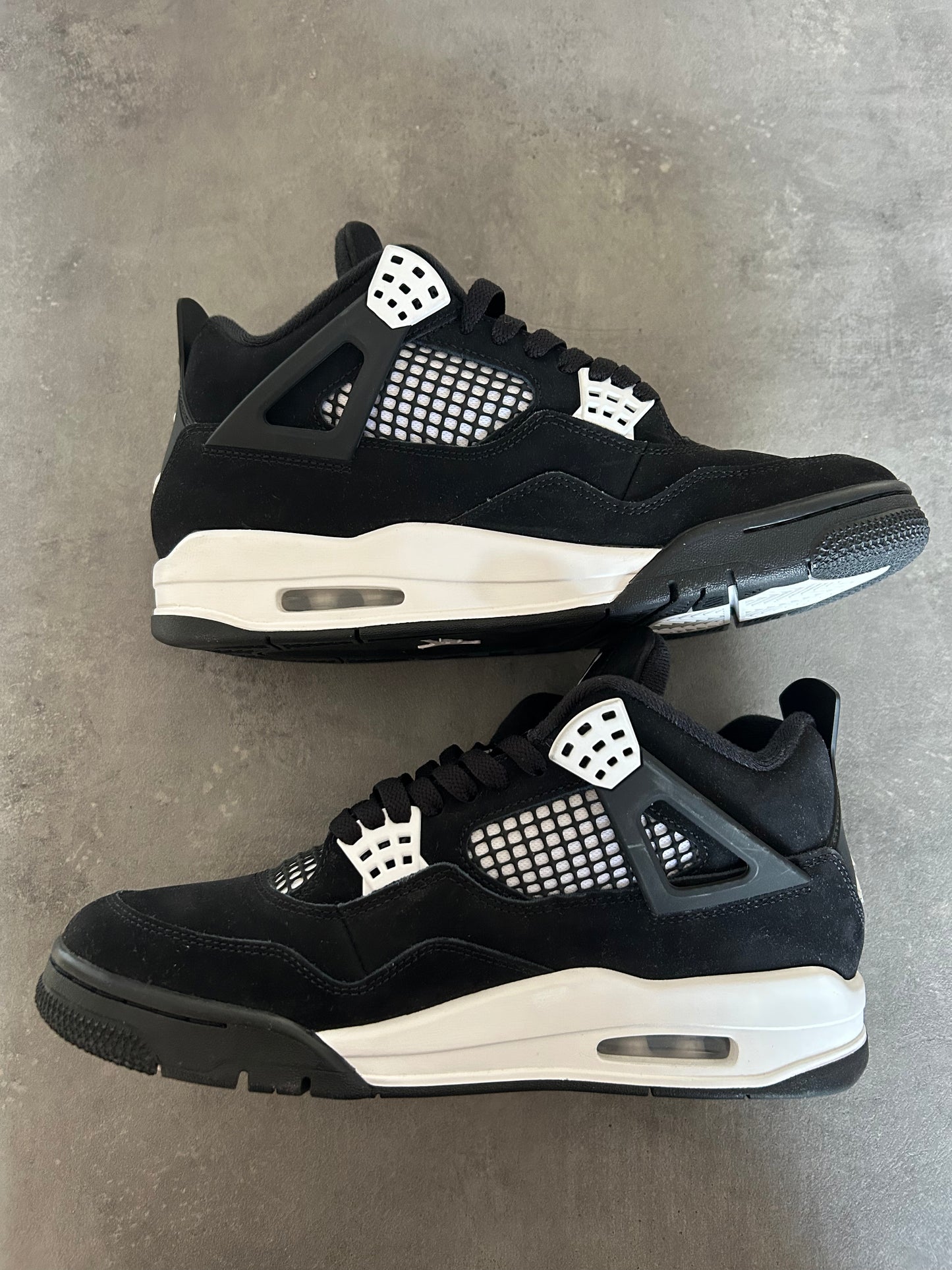Jordan 4 White Thunder