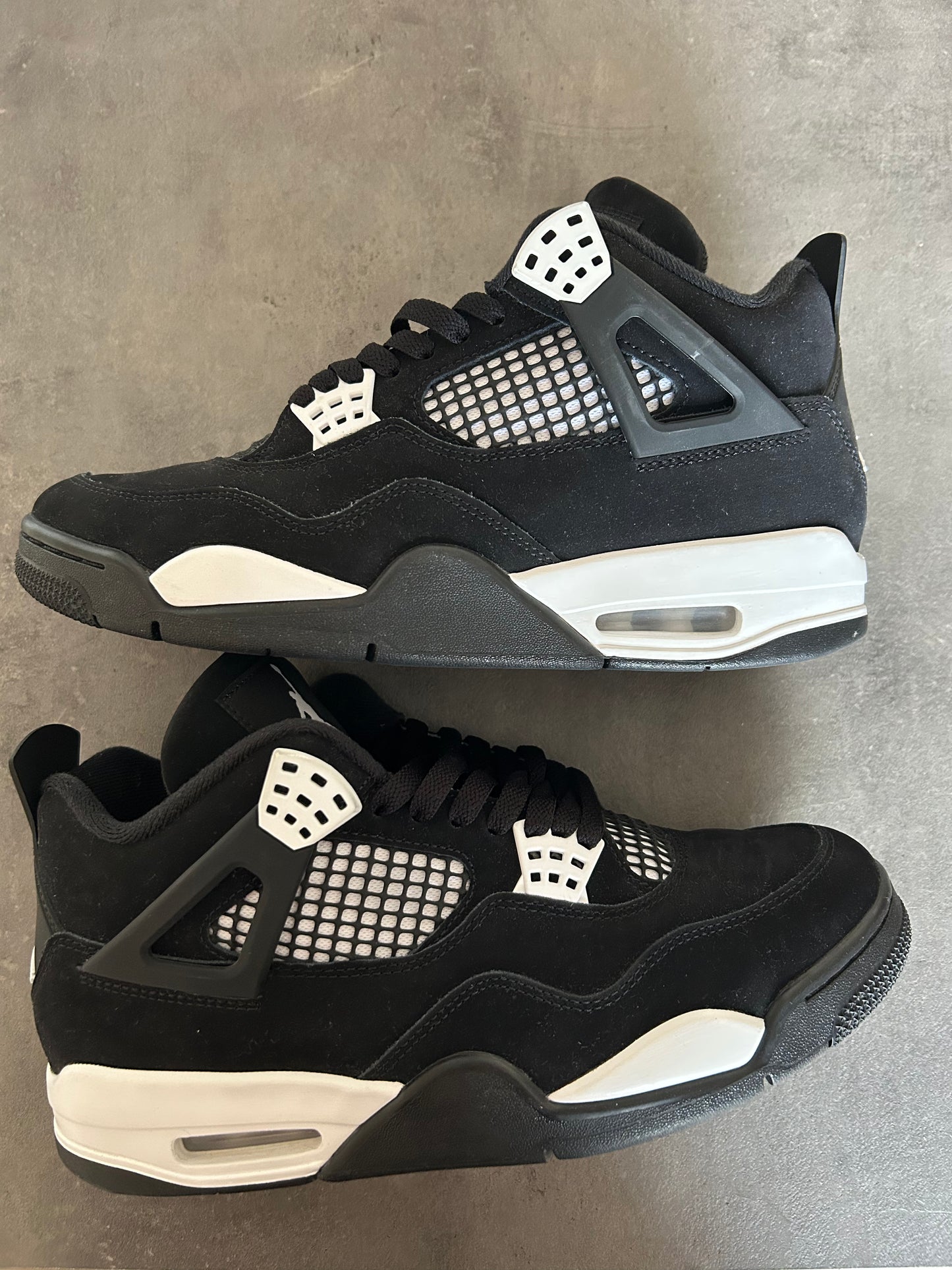 Jordan 4 White Thunder
