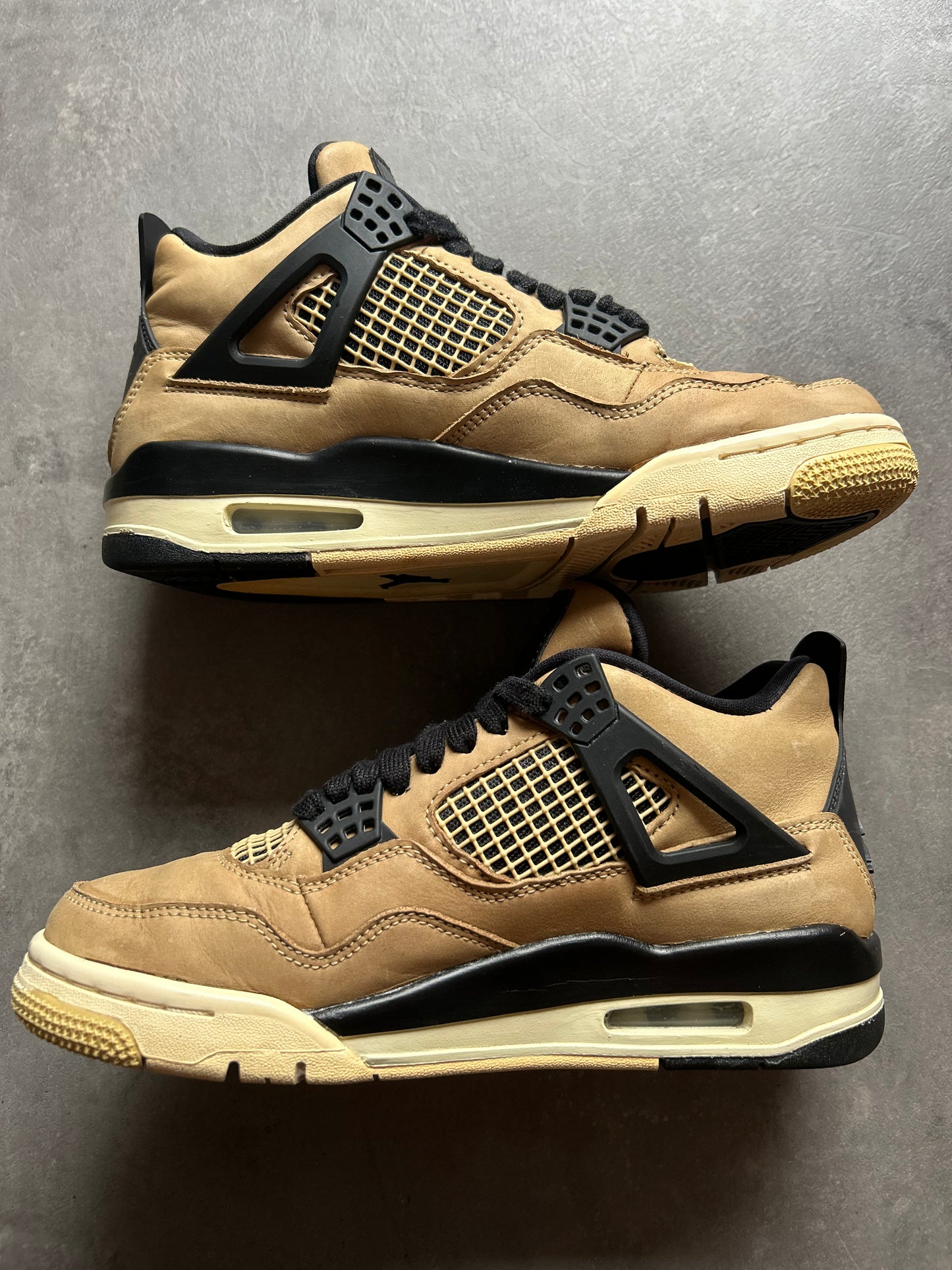 Jordan 4 Fossile