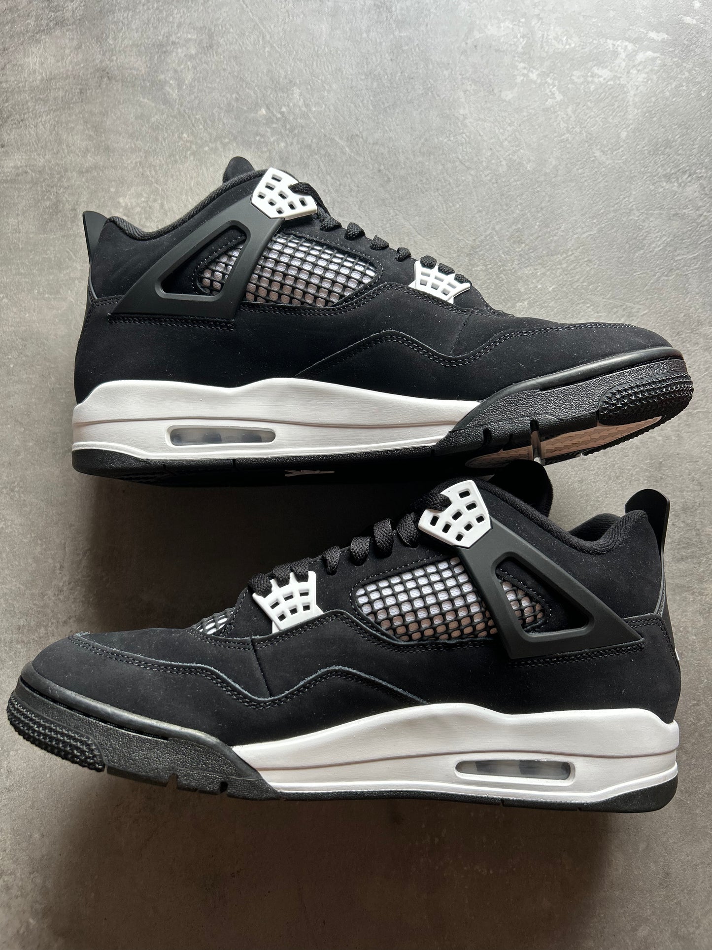 Jordan 4 White Thunder