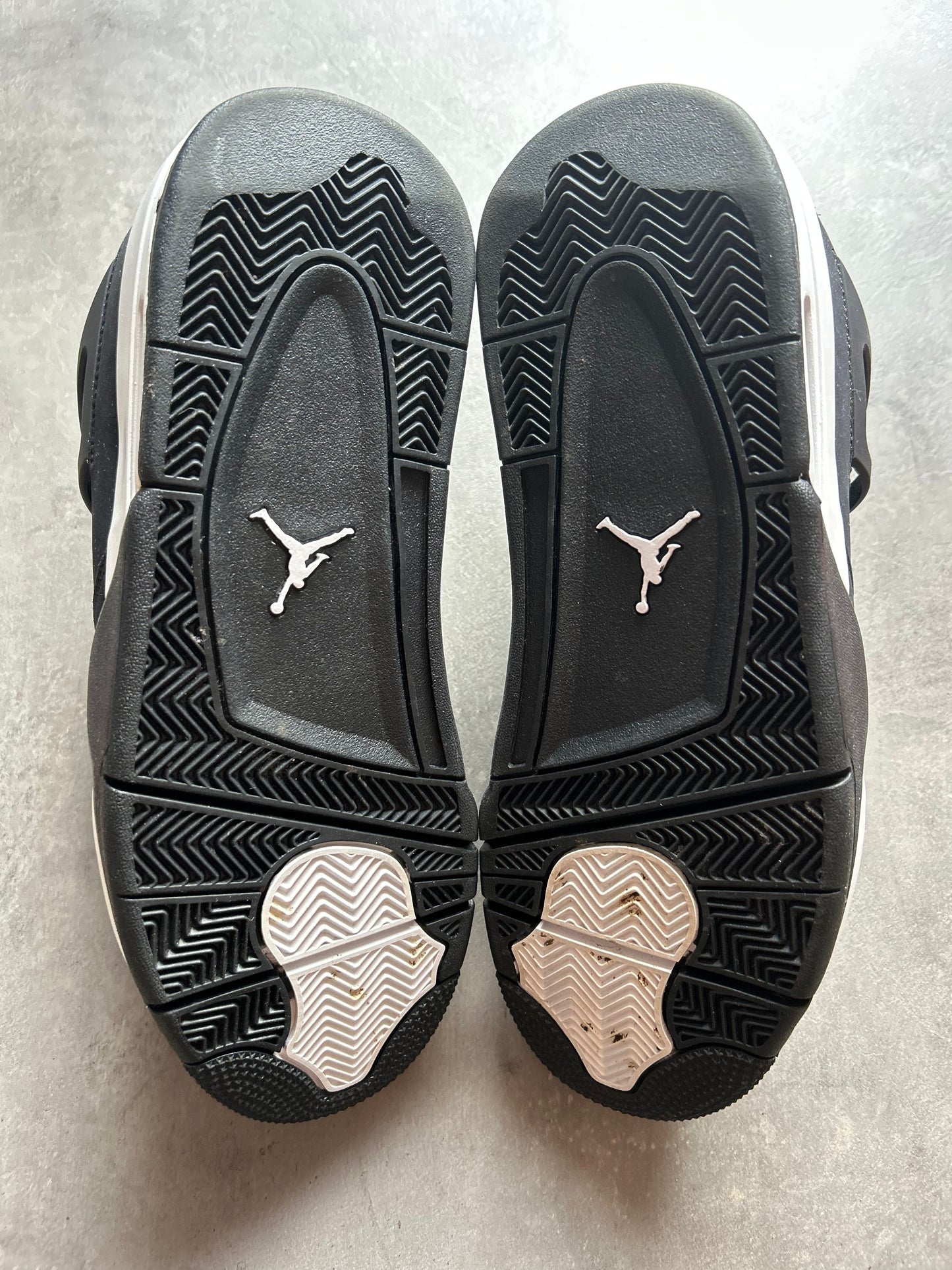 Jordan 4 White Thunder