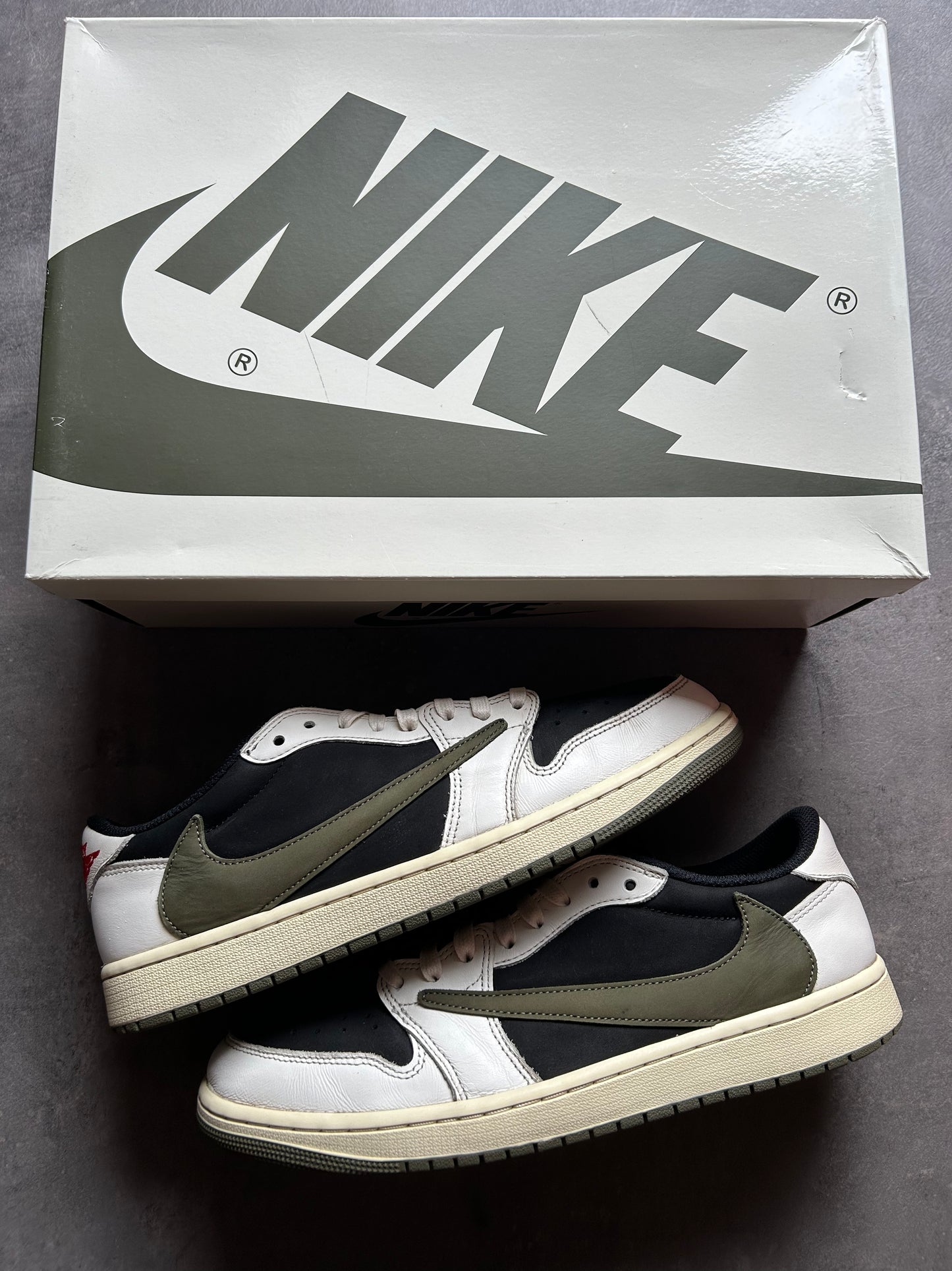 Jordan 1 Travis Scott Olive