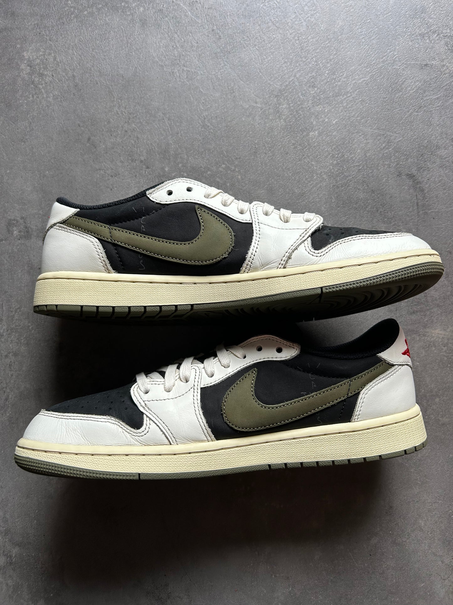 Jordan 1 Travis Scott Olive