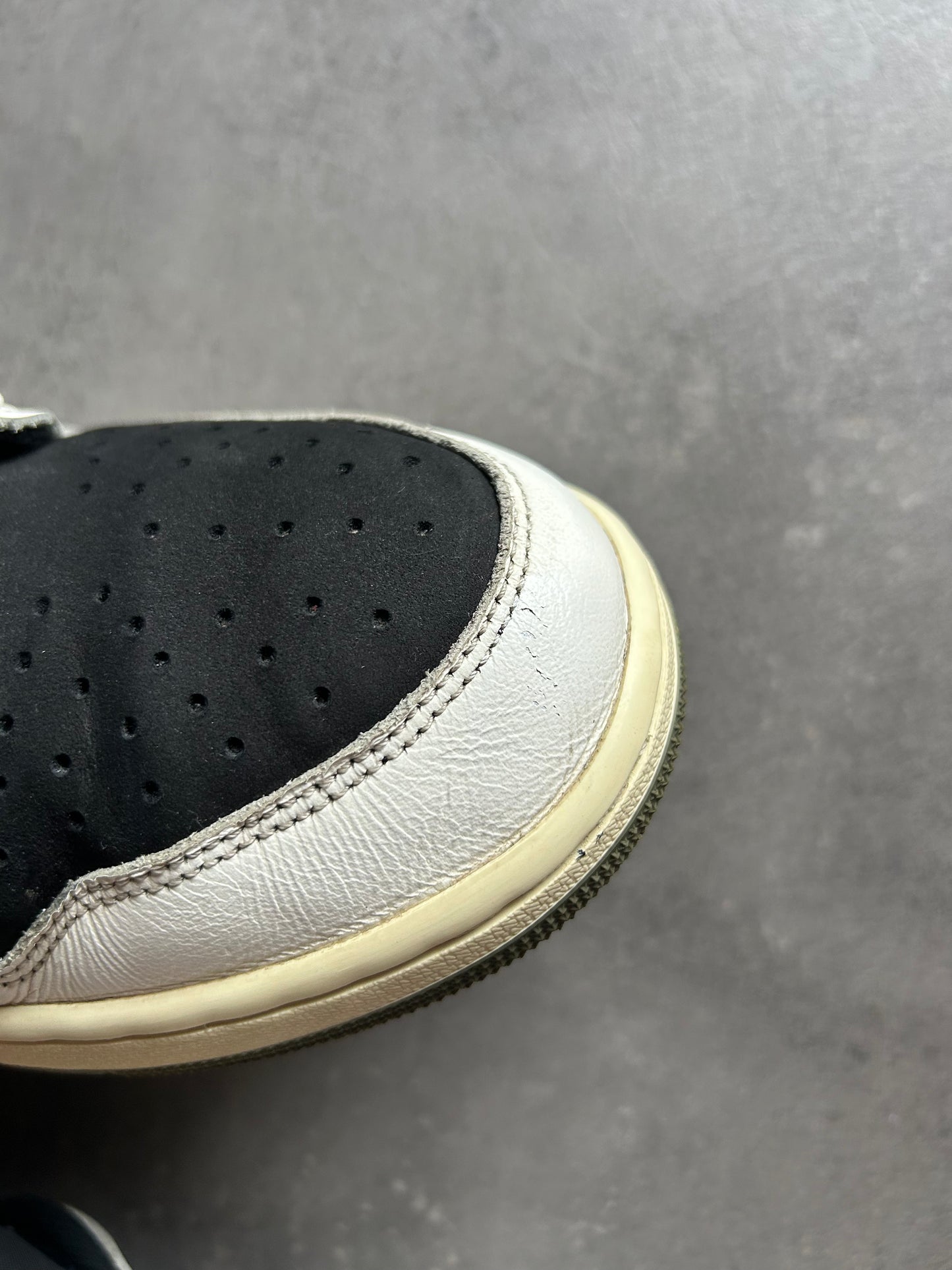 Jordan 1 Travis Scott Olive