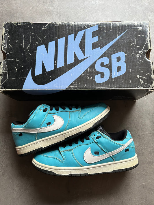 Dunk SB Tokyo Taxi Bleu