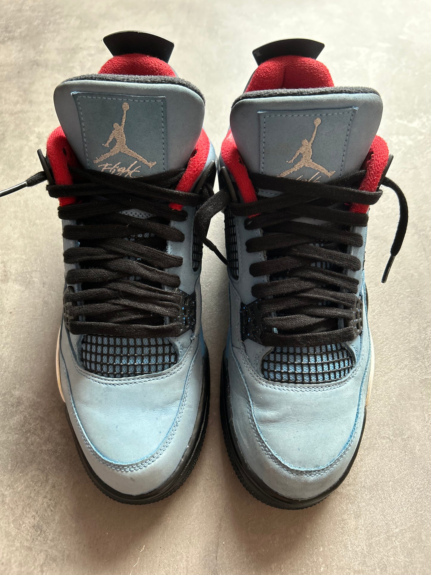 Jordan 4 Travis Scott