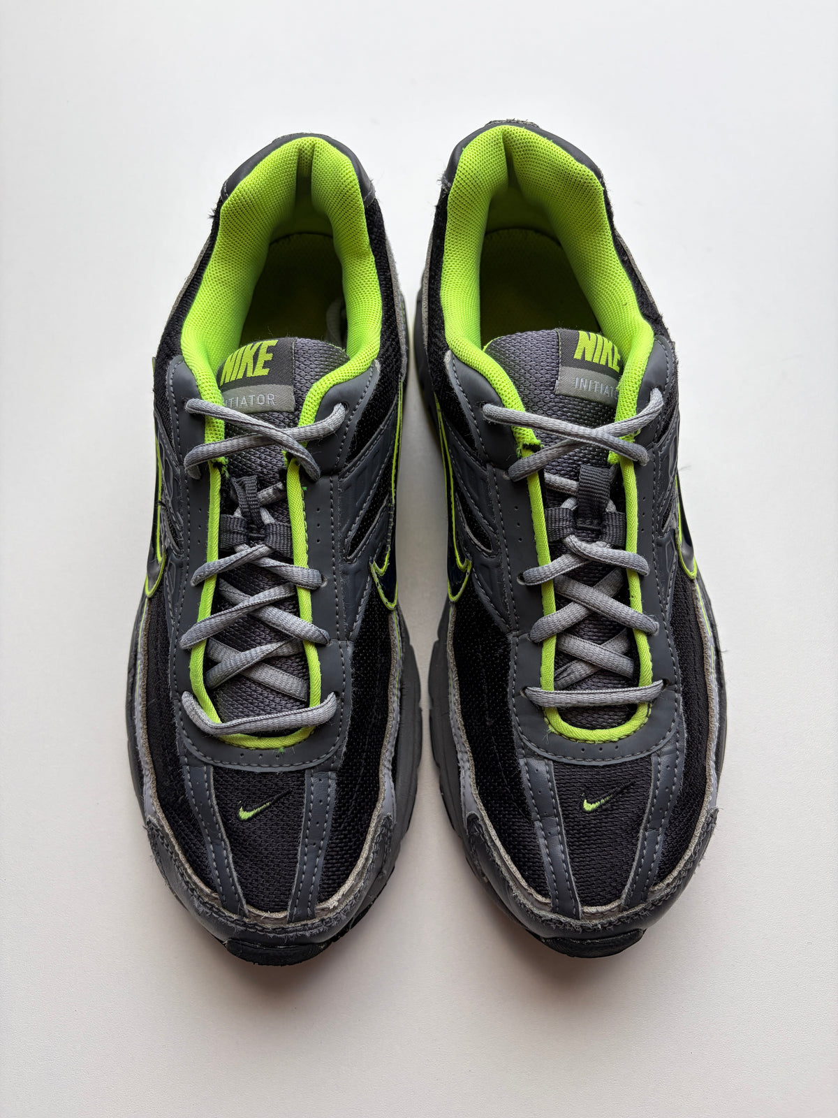 Nike Initiator Gris Noir Volt - Taille 42
