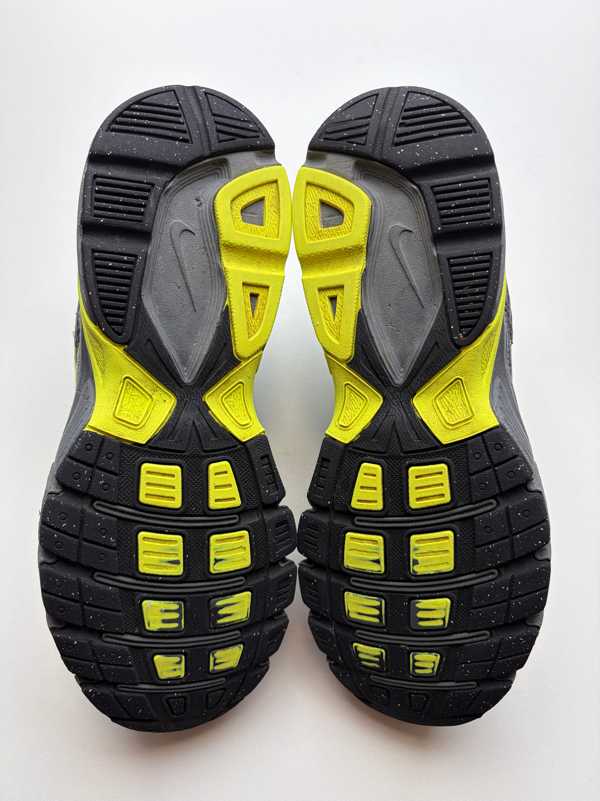 Nike Initiator Gris Noir Volt - Taille 42