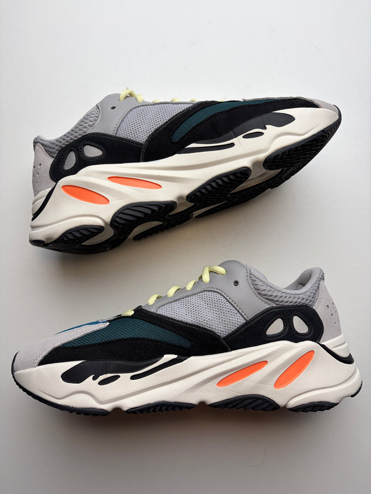 Yeezy Boost 700 Wave Runner - Taille 43 1/3