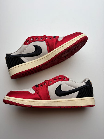 Jordan 1 Low Trophy Room Away - Taille 42,5