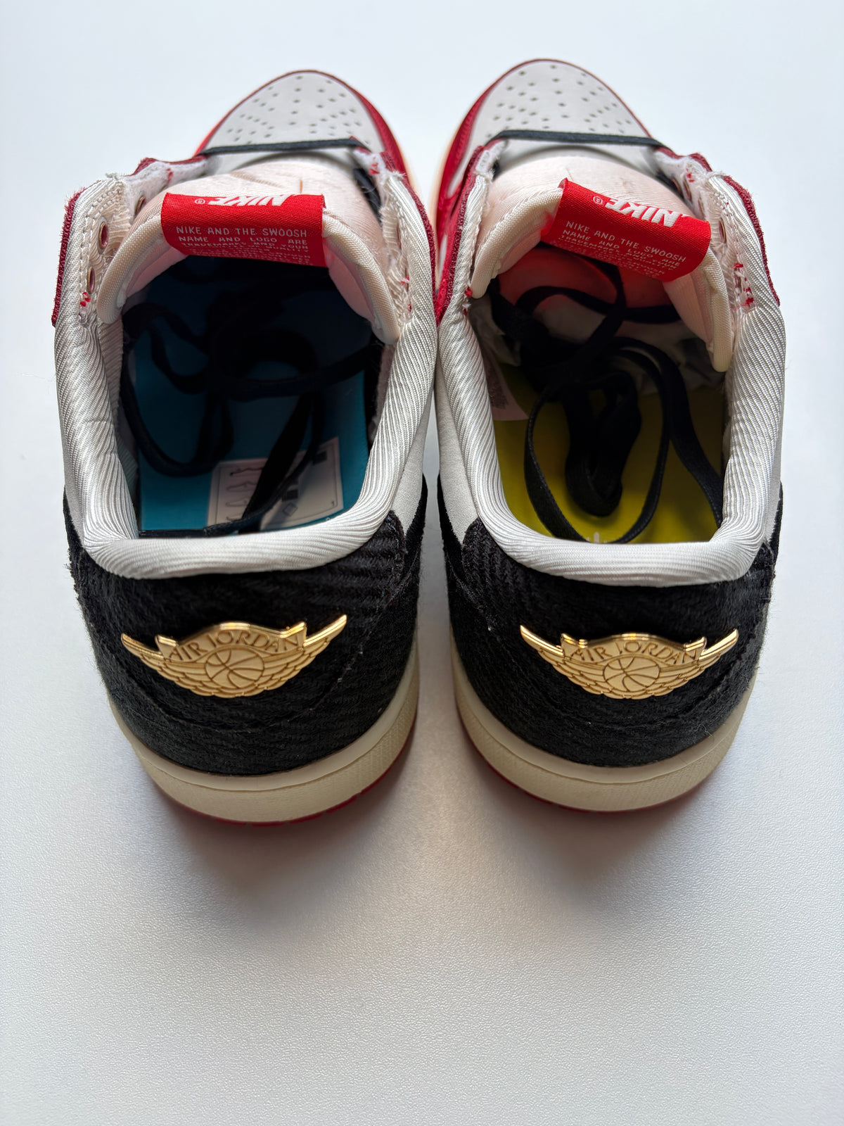Jordan 1 Low Trophy Room Away - Taille 42,5