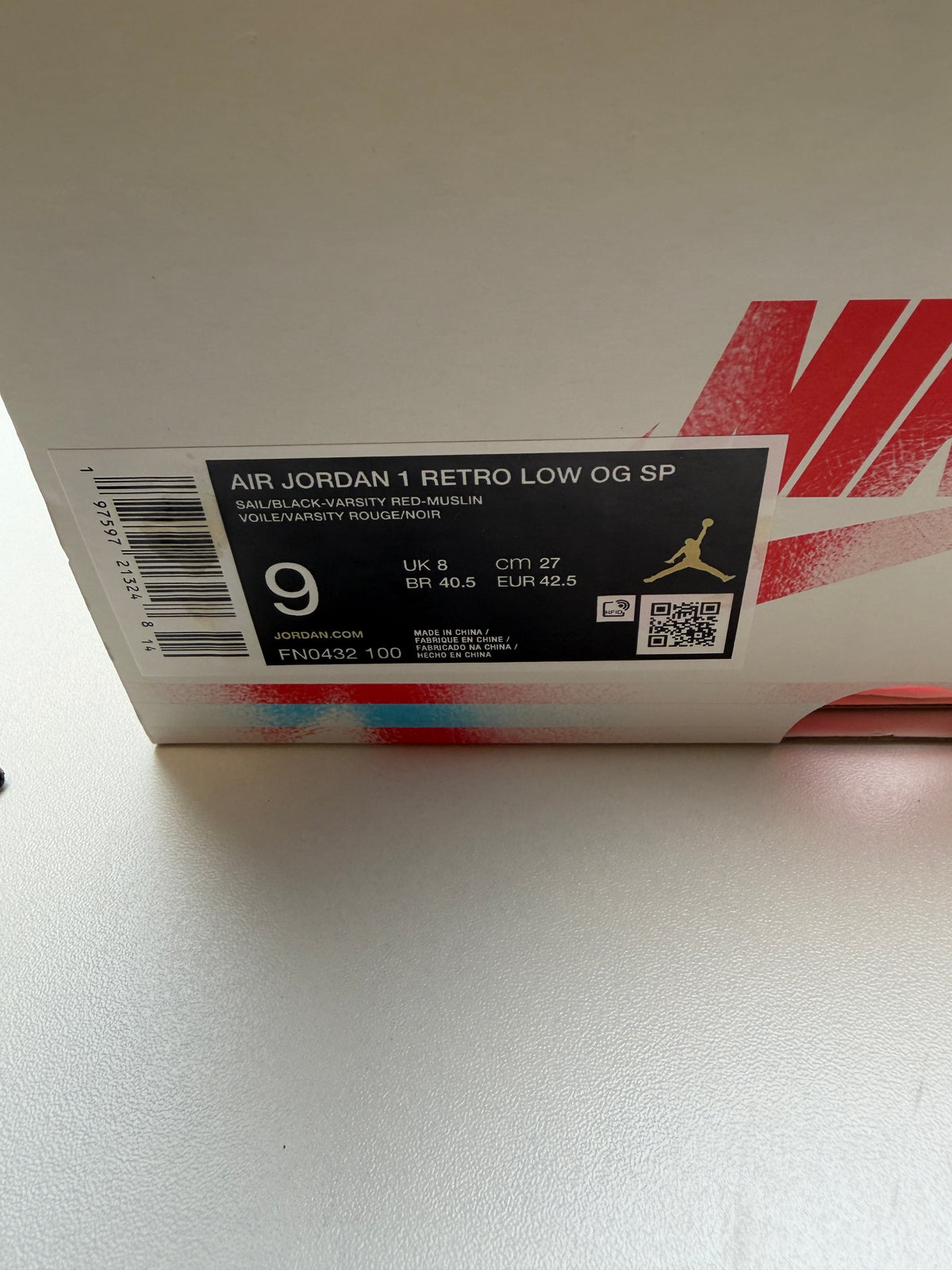 Jordan 1 Low Trophy Room Away - Taille 42,5