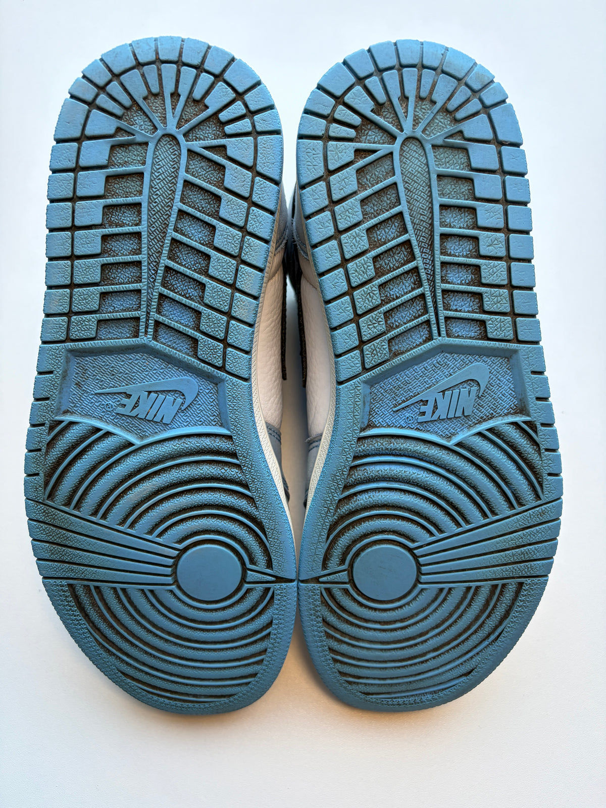 Jordan 1 University Blue - Taille 40,5