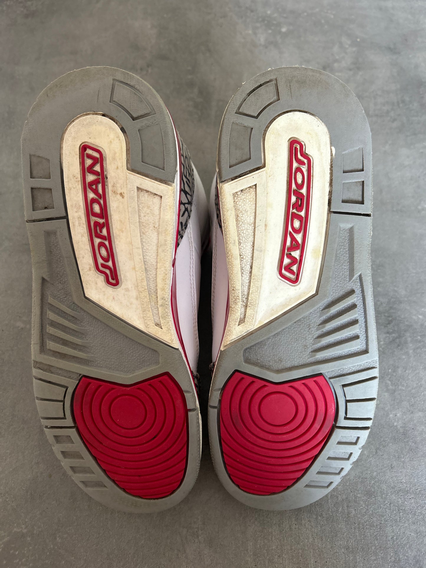 Jordan 3 Cardinal Red